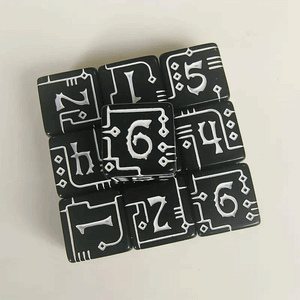 Onyx Circuit - 10pc D6 set with free dice bag